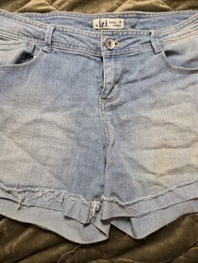 L.e.i. Light Blue Frayed Hem Denim Shorts